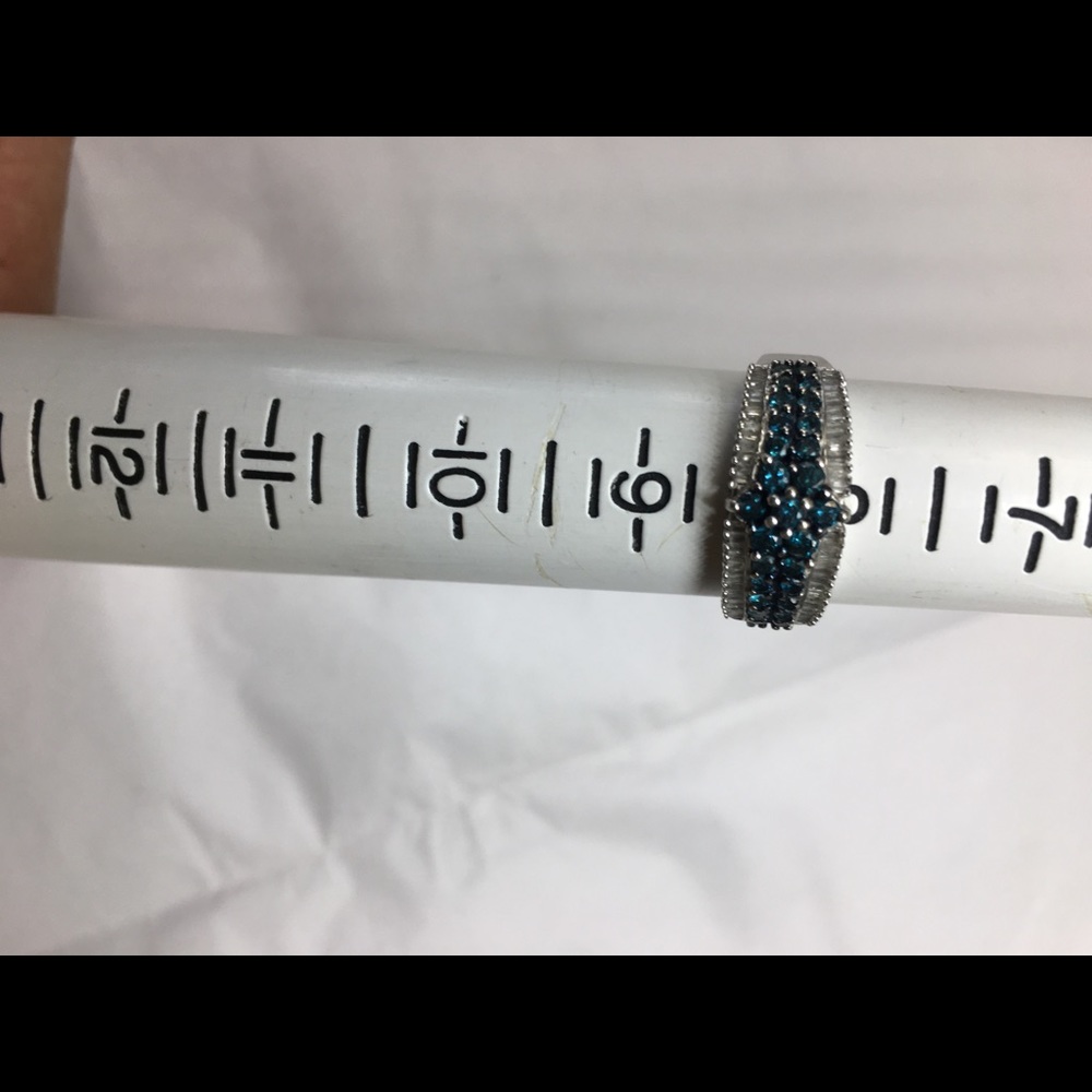 blue and white diamonds engagement ring - Picture 5 of 8
